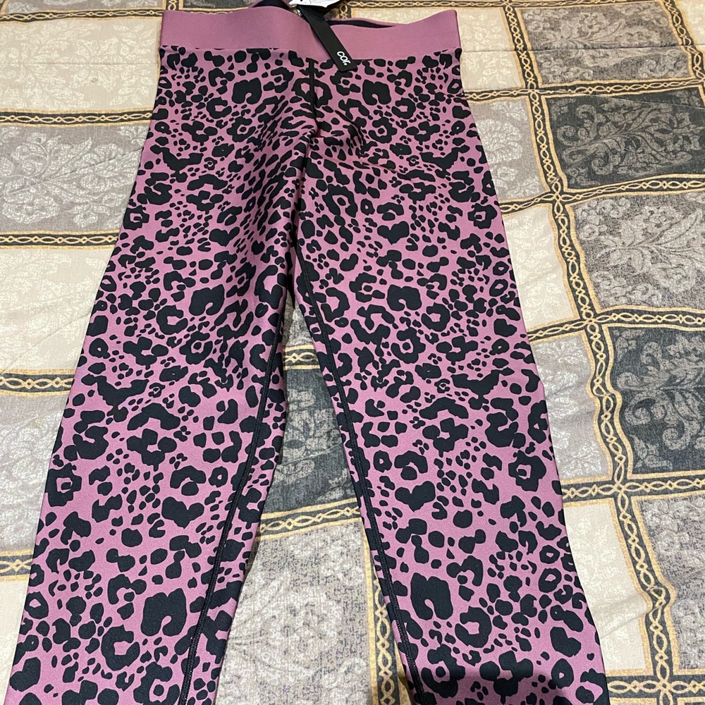 NWT Cor by Ultracor Mauve Leopard Leggings